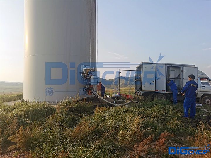 德高潔風(fēng)電筒清潔爬壁機(jī)器人