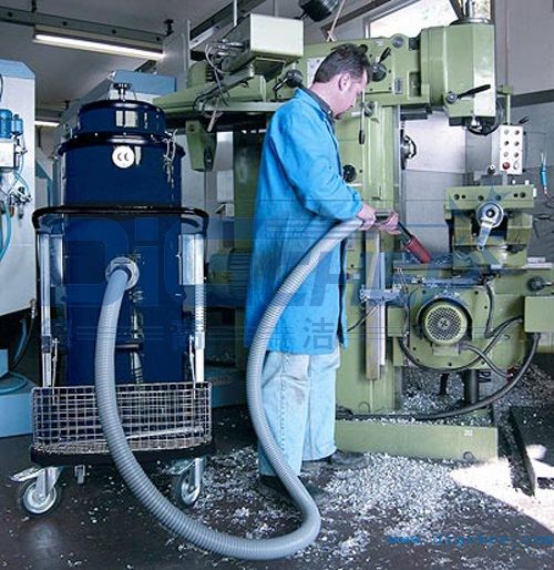 德高潔工業(yè)吸塵器作業(yè)現(xiàn)場