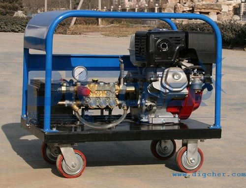 DI9018GM太陽(yáng)能電池板移動(dòng)清洗單機(jī)